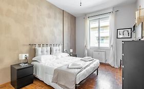 Florence Modern & Bright Apartment!